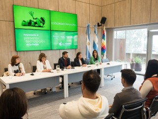 Gobierno busca potenciar el futuro digital de sus jóvenes con 