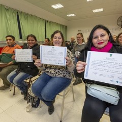 Cursantes de aula taller móvil de Gastronomía recibieron sus certificaciones