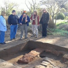 Visita al asentamiento arqueológico de Mariano Miró y charla abierta con vecinos de Hilario Lagos y la zona
