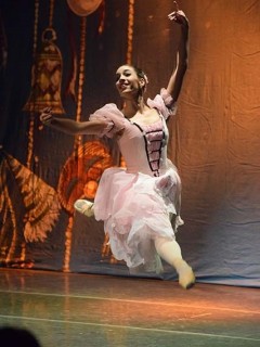 Escuela de Danza y Ballet Noemí Chejolán cierra el año en el MEDASUR