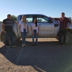 El Gobierno Provincial entregó camioneta Ford Ranger a equipo de Educación de Casa de Piedra