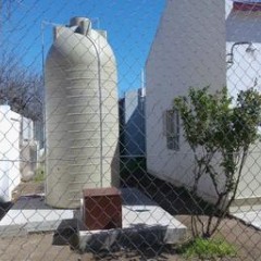Colocación de cisternas para colegios de Santa Rosa