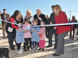 El gobernador Jorge inauguró dos establecimientos de nivel inicial en Santa Rosa