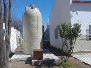 Santa Rosa: finalizó la colocación de cisternas en la Escuela Nº 92