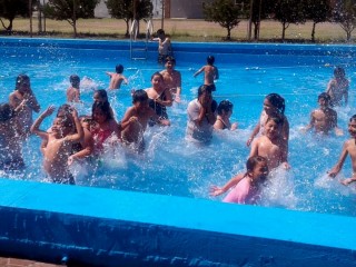 Estudiantes del oeste pampeano comenzaron a realizar prácticas natatorias 